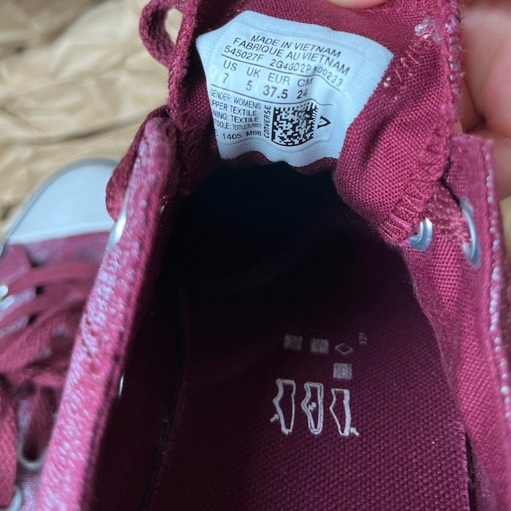 Maroon Converse Elena Gilbert core Size 7 - Picture 6 of 7